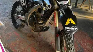 Honda CRF 250R (2020)  (2)