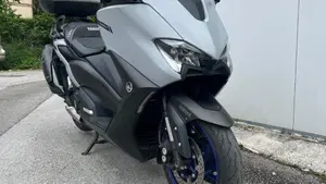 Yamaha T-Max 560 (2020 - 21)  (4)