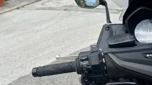 Yamaha T-Max 560 (2020 - 21)  (18)
