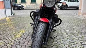 Moto Guzzi V7 III Stone (2017 - 20)  (3)