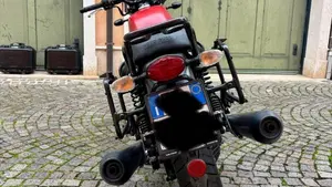 Moto Guzzi V7 III Stone (2017 - 20)  (5)