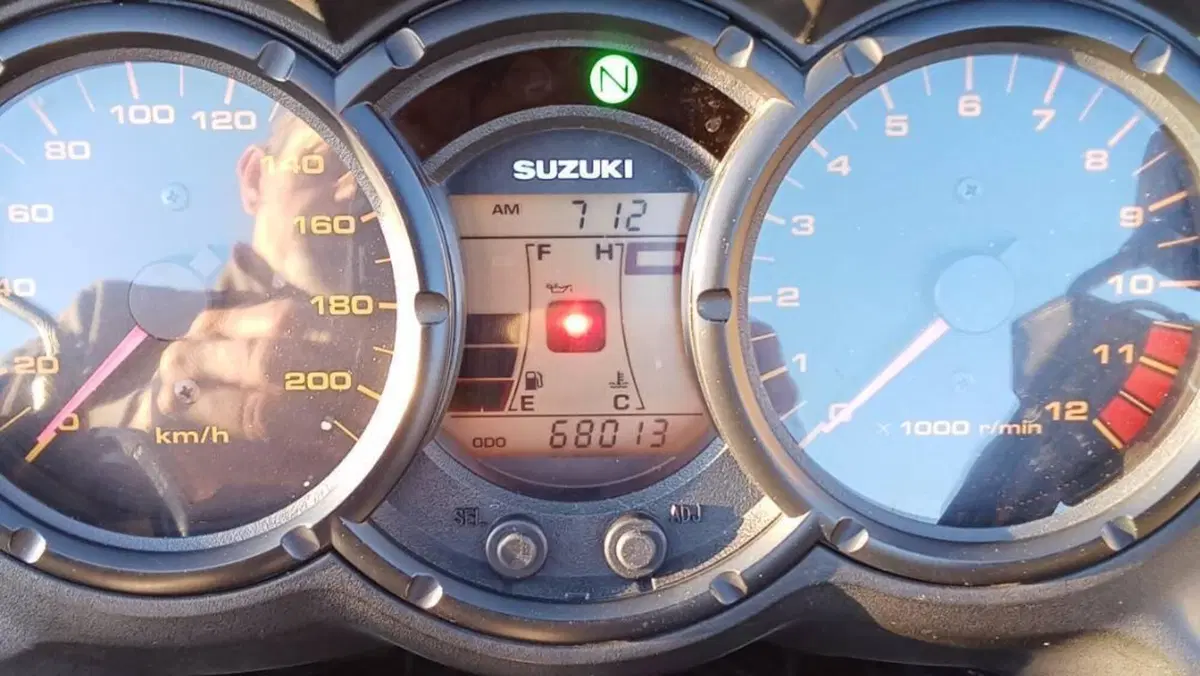Suzuki V-Strom 650DL (2004 - 06)  (3)