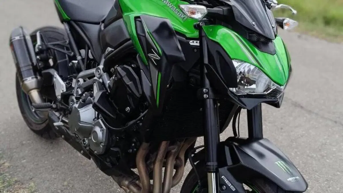 Kawasaki Z 900 (2017 - 18)  (2)