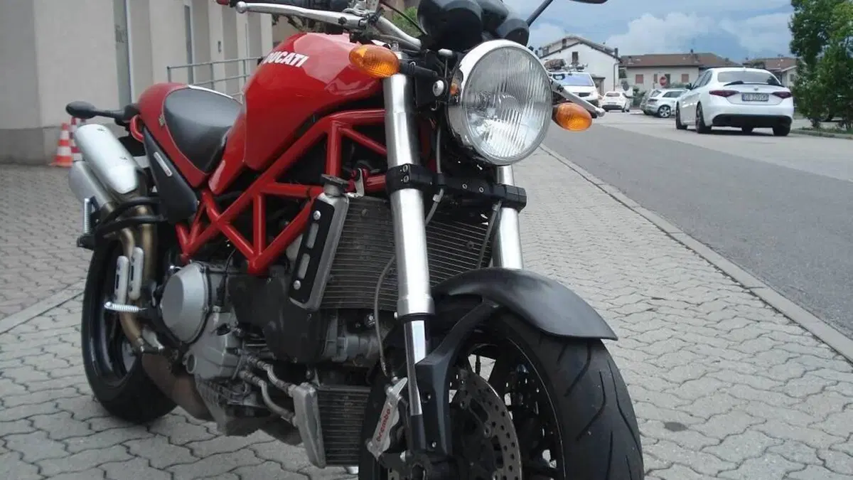 Ducati Monster S4R Testastretta  (2)