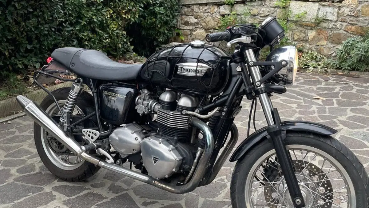 Triumph Thruxton 900 (2004 - 15)  (2)
