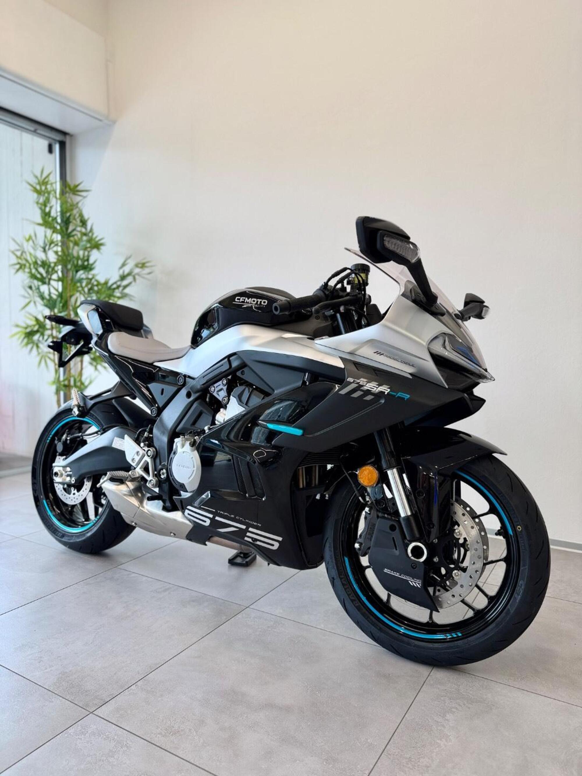 CFMOTO 675SR-R (2025 - 26) Nuova