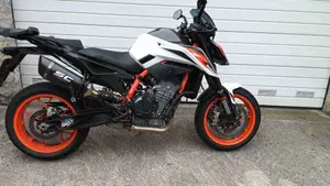KTM 890 Duke R (2021)  (4)
