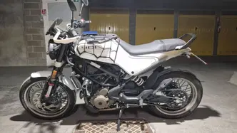 Husqvarna Vitpilen 401 (2021 - 23) usata