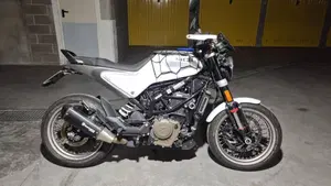 Husqvarna Vitpilen 401 (2021 - 23)  (2)