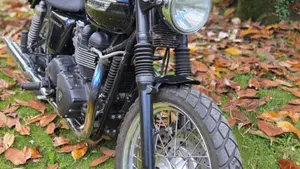 Triumph Bonneville (2007 - 16)  (2)