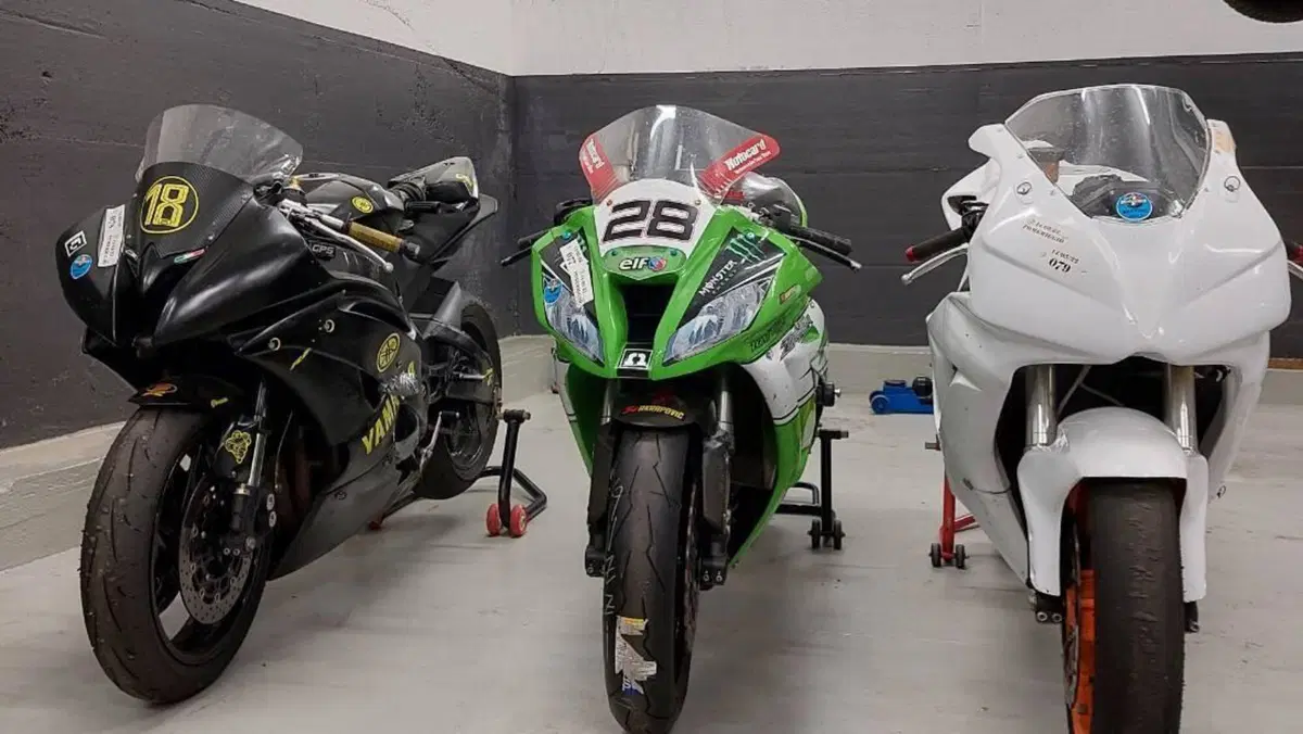 Honda CBR 1000 RR Fireblade (2006 - 07)  (3)