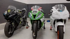 Honda CBR 1000 RR Fireblade (2006 - 07)  (3)