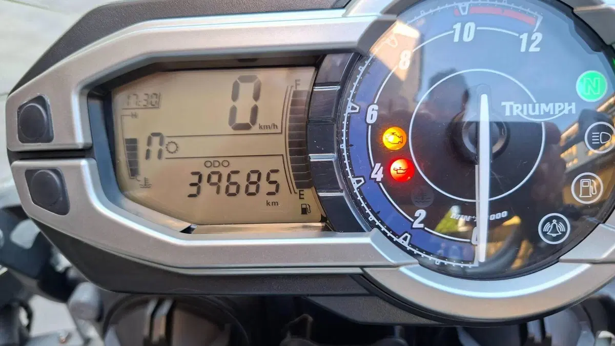 Triumph Tiger 800 ABS (2010 - 14)  (8)