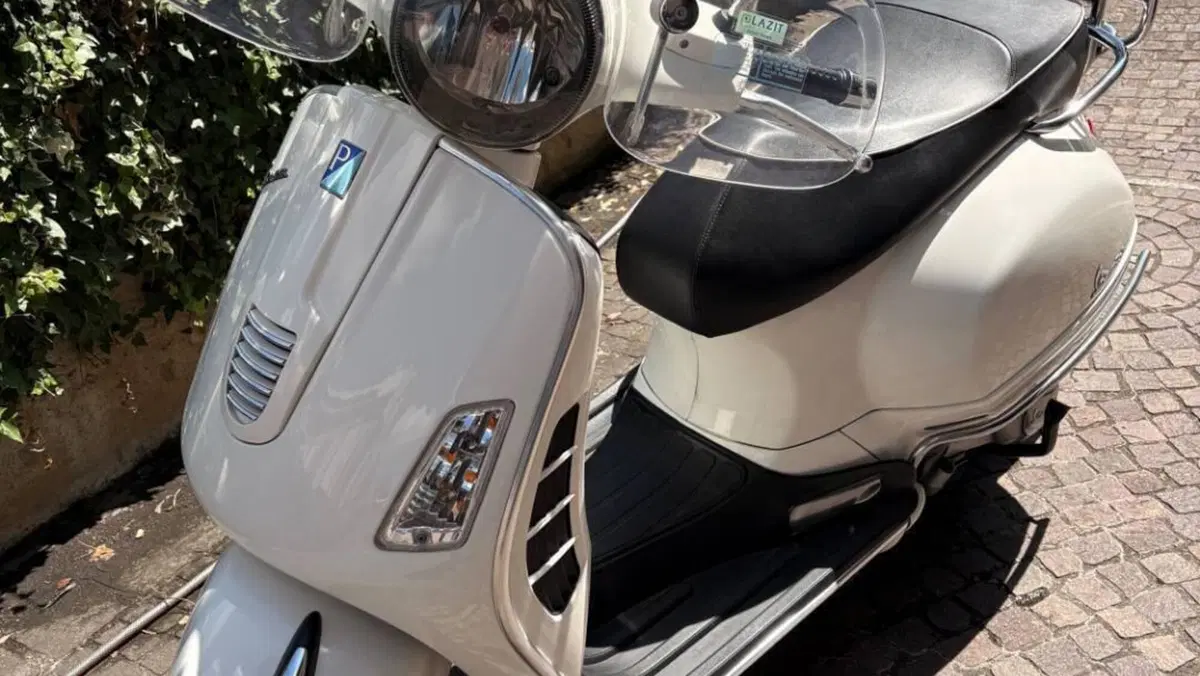 Vespa GTS 300 Super (2008 - 16)  (2)