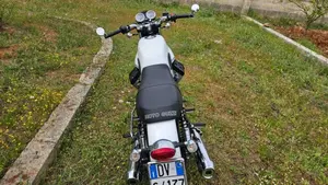 Moto Guzzi V7 Stone (2012 - 15)  (7)