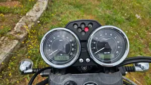 Moto Guzzi V7 Stone (2012 - 15)  (8)