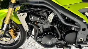 Triumph Speed Triple 1050 (2005 - 11)  (7)