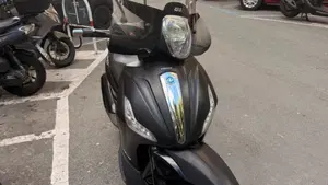 Piaggio Beverly 300 i.e. Police ABS-ASR (2017 - 20)  (4)