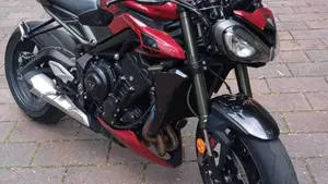 Triumph Street Triple 765 RS (2023 - 26) 