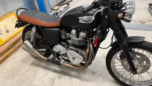 Triumph Bonneville 800 (2000 - 01) 