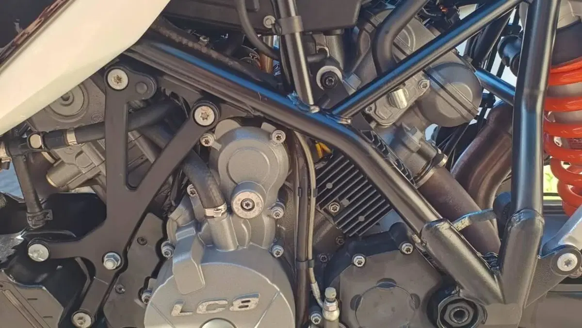 KTM 990 Supermoto T ABS (2011 - 13)  (8)