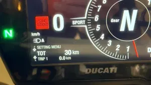 Ducati Panigale V4 1100 SP (2021)  (7)
