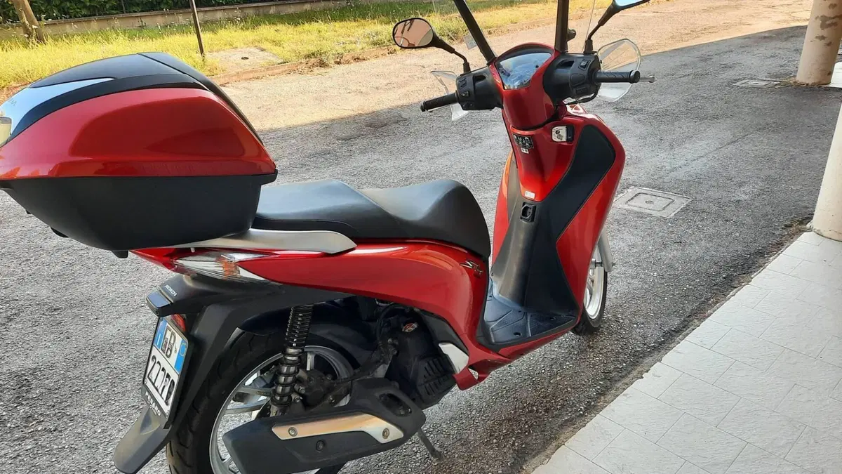 Honda SH 150i ABS (2013 - 16)  (4)