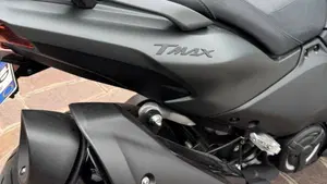 Yamaha T-Max 560 (2025 - 26)  (6)