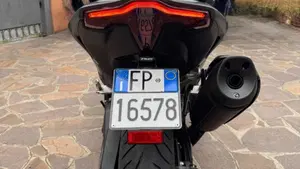 Yamaha T-Max 560 (2025 - 26)  (7)