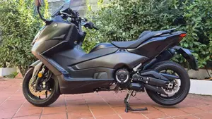 Yamaha T-Max 560 (2022 - 24)  (5)