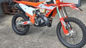 KTM 250 EXC TBI (2024)  (2)