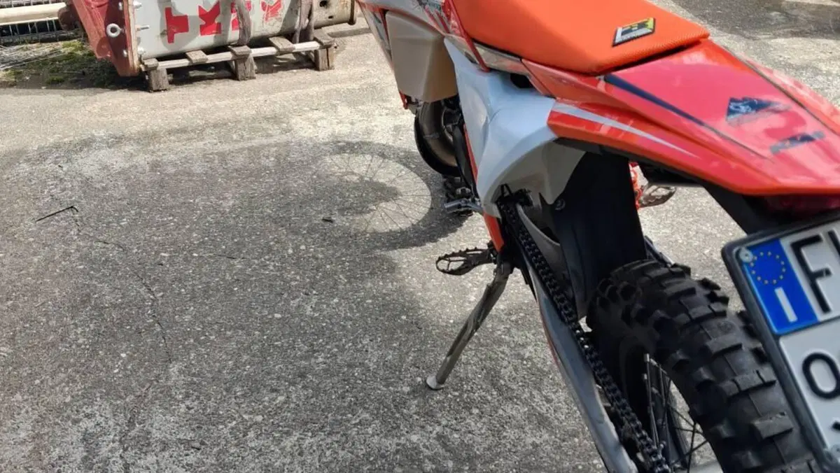 KTM 250 EXC TBI (2024)  (4)