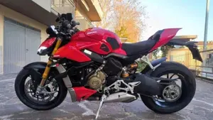 Ducati Streetfighter V4 1100 S (2021 - 22)  (2)