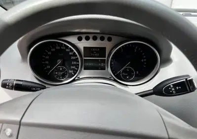 Mercedes-Benz Classe ML 320 CDI (5)