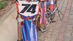 Honda CRF 250R (2022)  (2)
