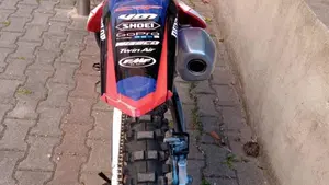 Honda CRF 250R (2022)  (3)