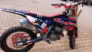 Honda CRF 250R (2022)  (4)