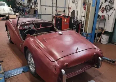 Triumph TR 3 A DA RESTAURO   (2)