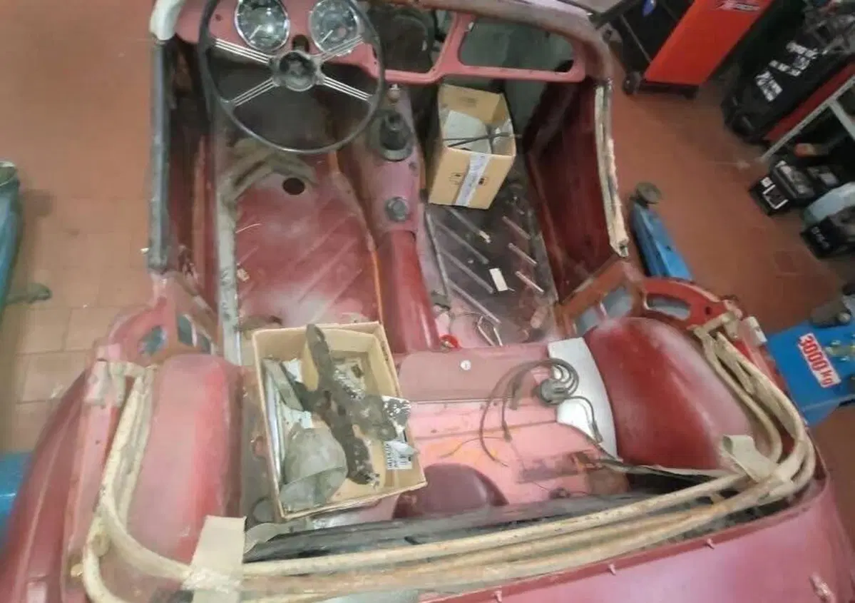 Triumph TR 3 A DA RESTAURO   (5)