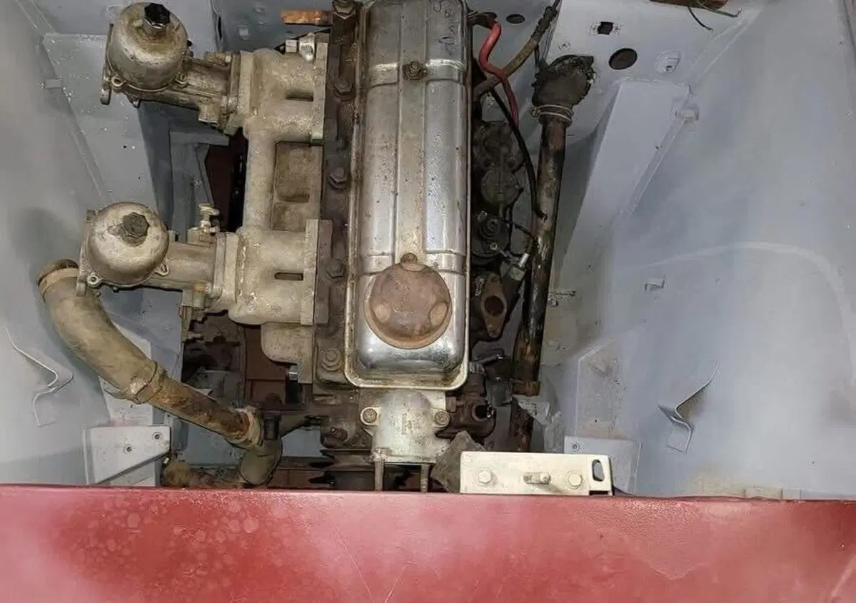 Triumph TR 3 A DA RESTAURO   (7)