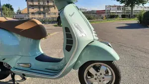 Vespa GTS 300 Hpe (2021 - 22)  (2)