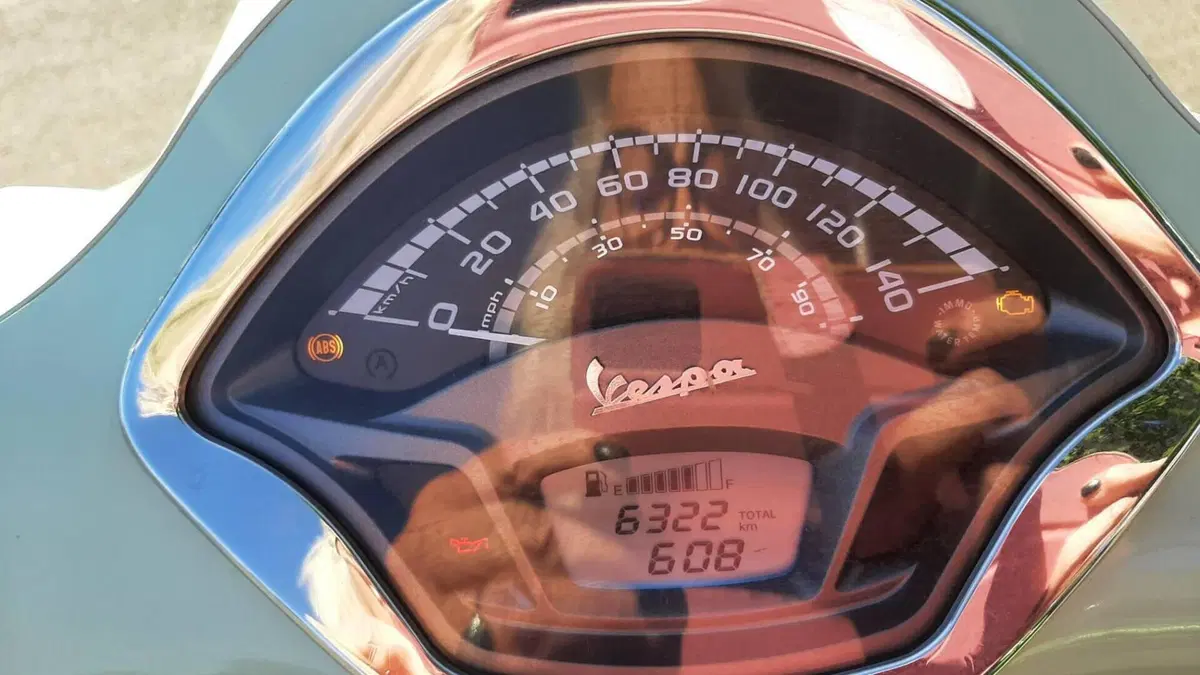 Vespa GTS 300 Hpe (2021 - 22)  (3)