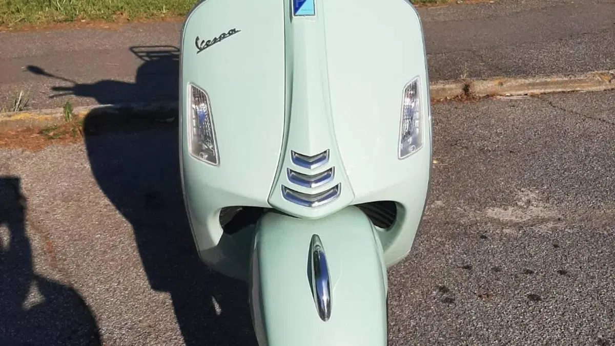 Vespa GTS 300 Hpe (2021 - 22)  (4)