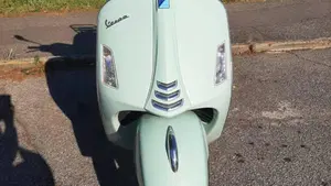 Vespa GTS 300 Hpe (2021 - 22)  (4)