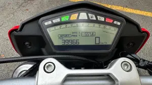Ducati Hypermotard 821 (2013 - 15)  (7)