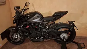 MV Agusta Brutale 800 RR (2021 - 25)  (4)