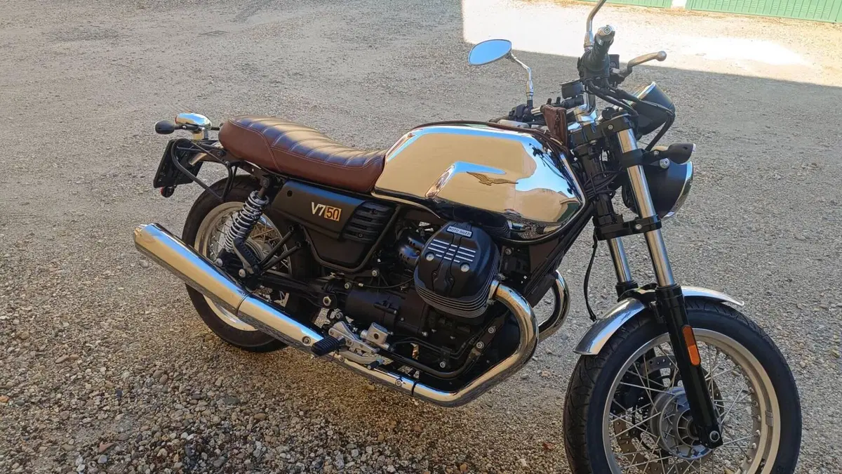 Moto Guzzi V7 III Anniversario (2017 - 18)  (12)