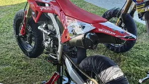 Honda CRF 450R (2022)  (2)