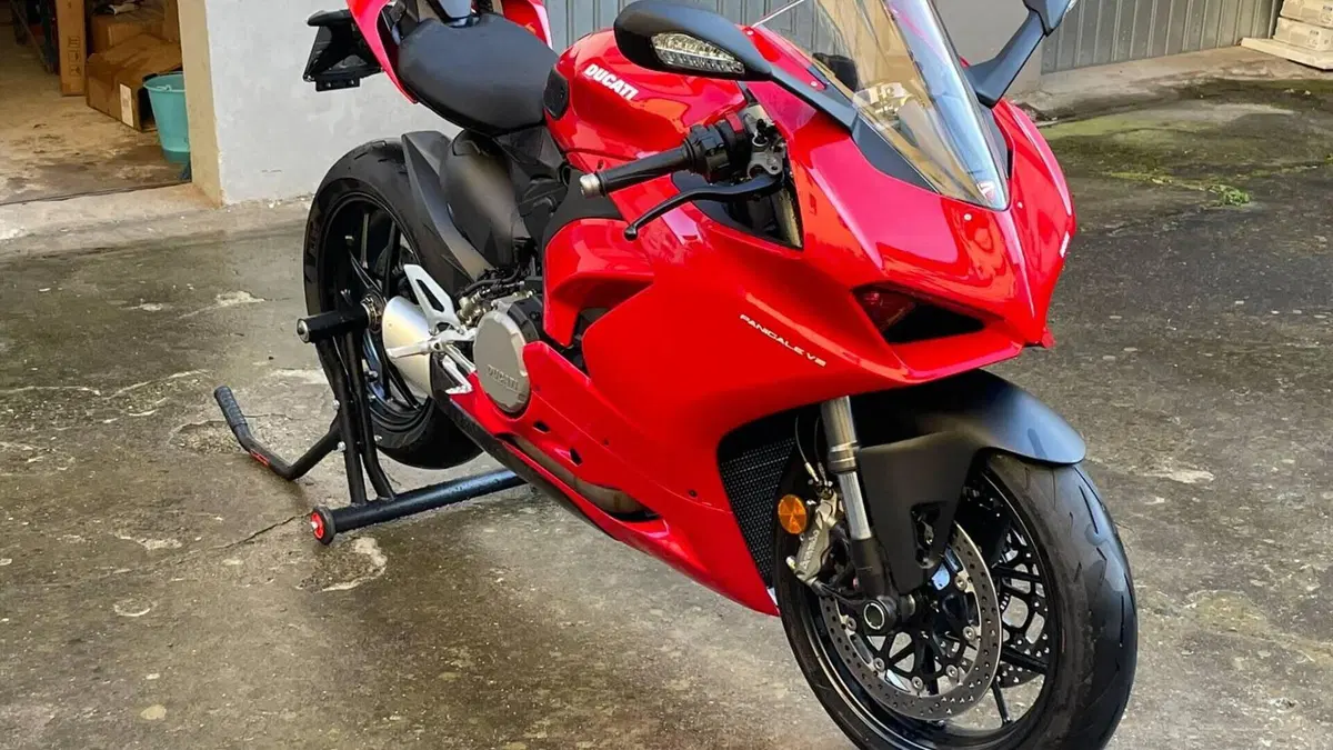 Ducati Panigale V2 (2021 - 24)  (2)