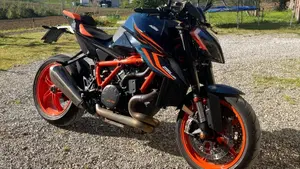 KTM 1290 Super Duke R (2022 - 23) 